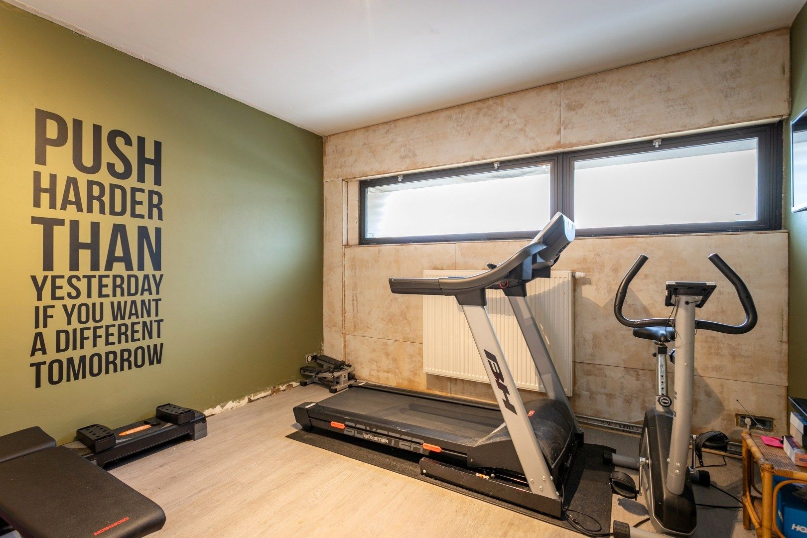 Solide woning met 6 slaapkamers, tuin en garage  foto 22