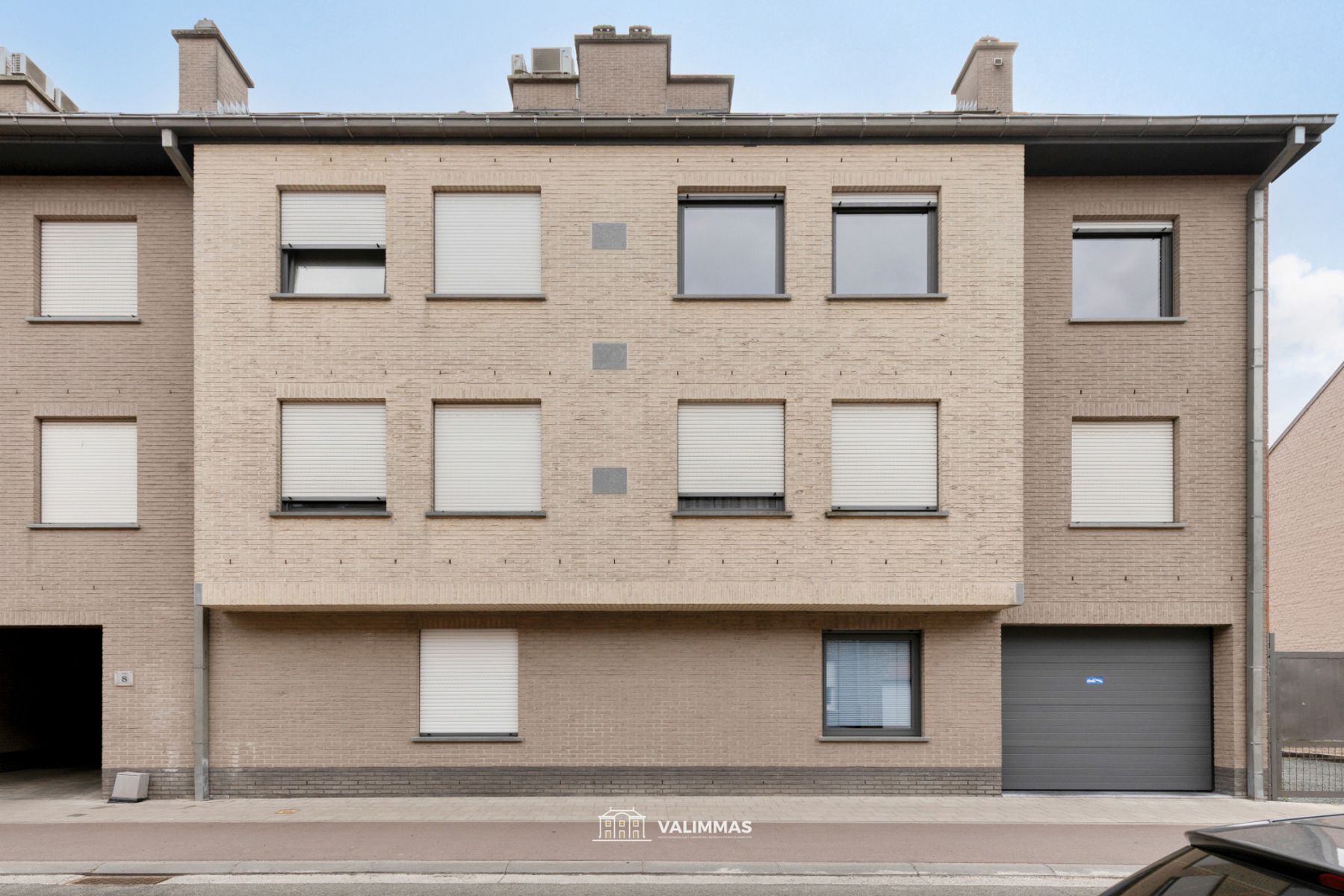 Ruim en energiezuinig appartement met terras en garage... foto {{pictureIndex}}