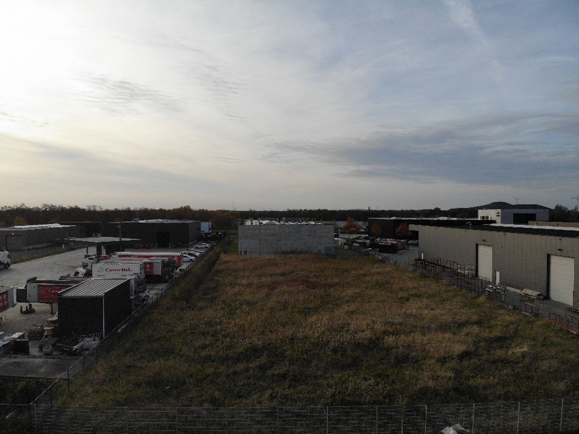 Uitzonderlijk bedrijfsgebouw op Genk-Noord foto 21