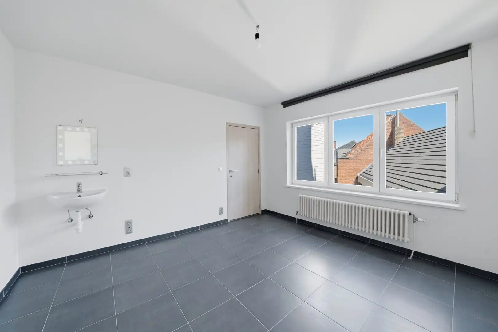Volledig gerenoveerde bel-étage met ruime garage te Oostende foto 13
