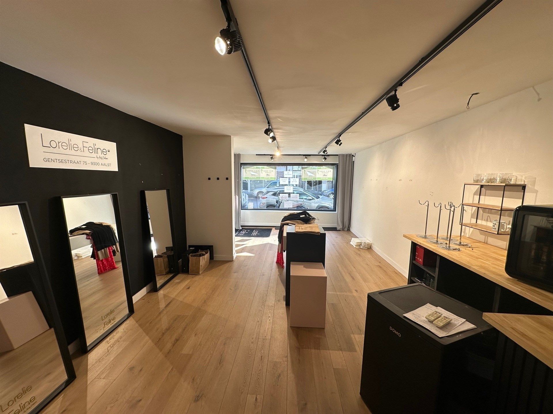 Handelsruimte of bureelruimte - 115 m² - in het centrum van Aalst foto 3