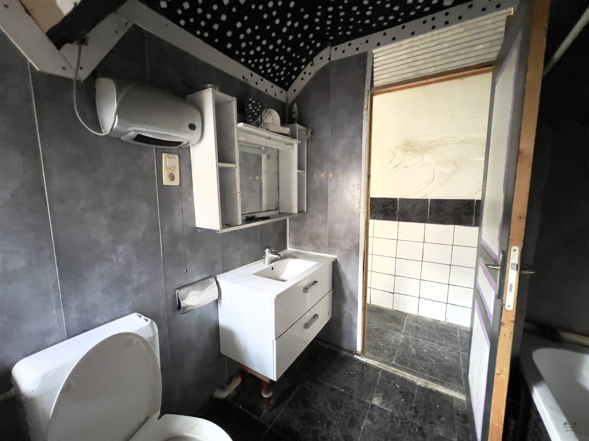 Te renoveren hoekwoning te Oostende foto 13