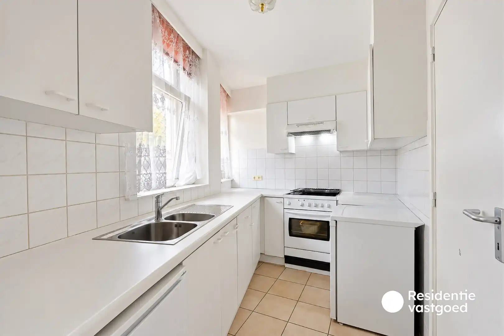 Lichtrijk 2-slaapkamerappartement op topligging in hartje Brugge foto 3