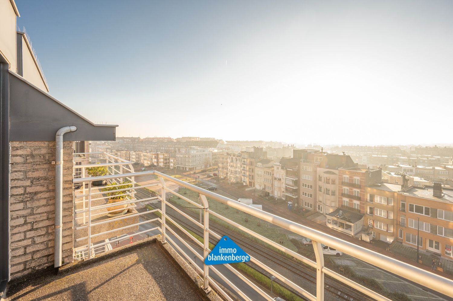 Modern duplexappartement met adembenemende zichten nabij de Zeedijk foto 2