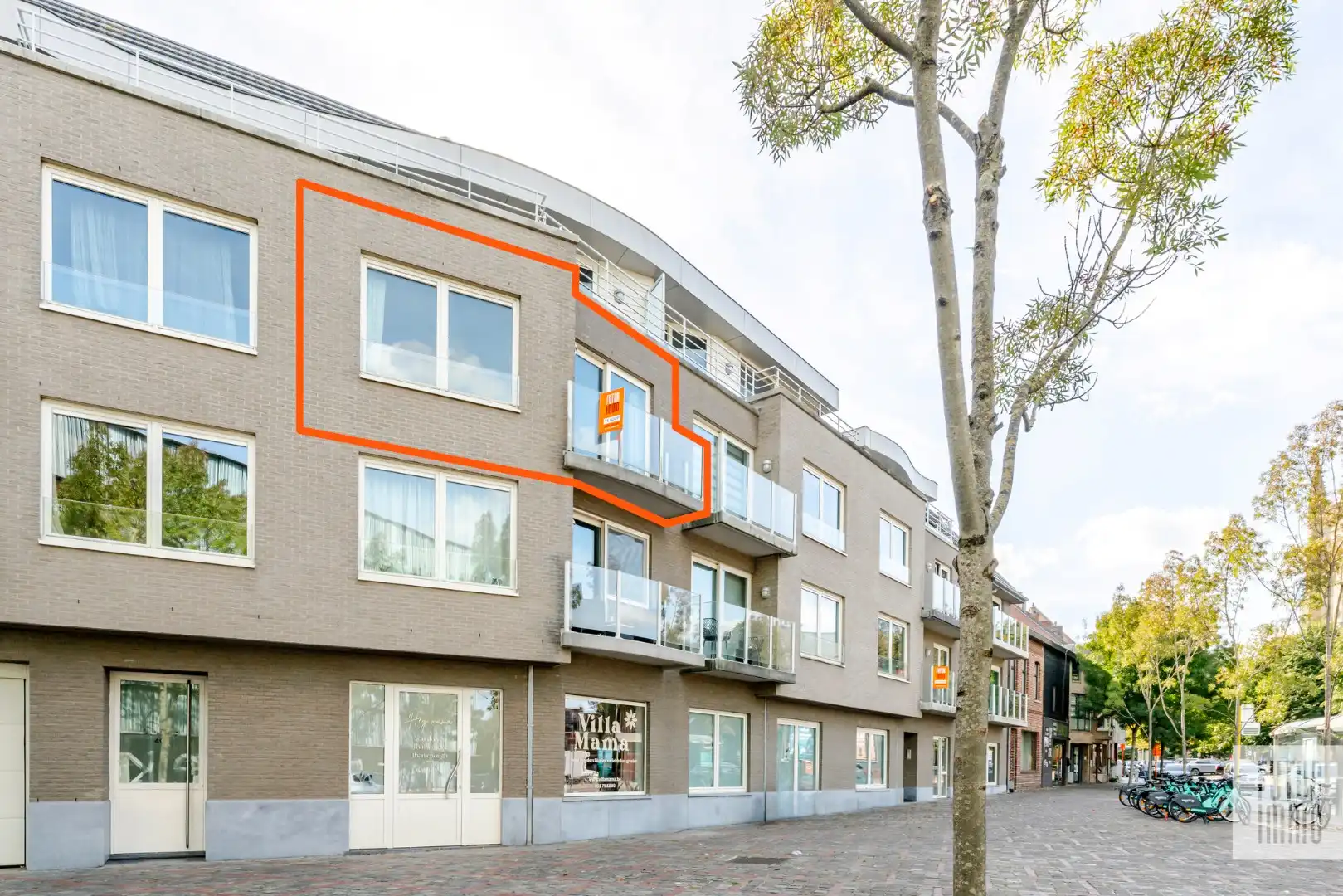 Lichtrijk 2-slpk appartement aan Kerkplein foto 18