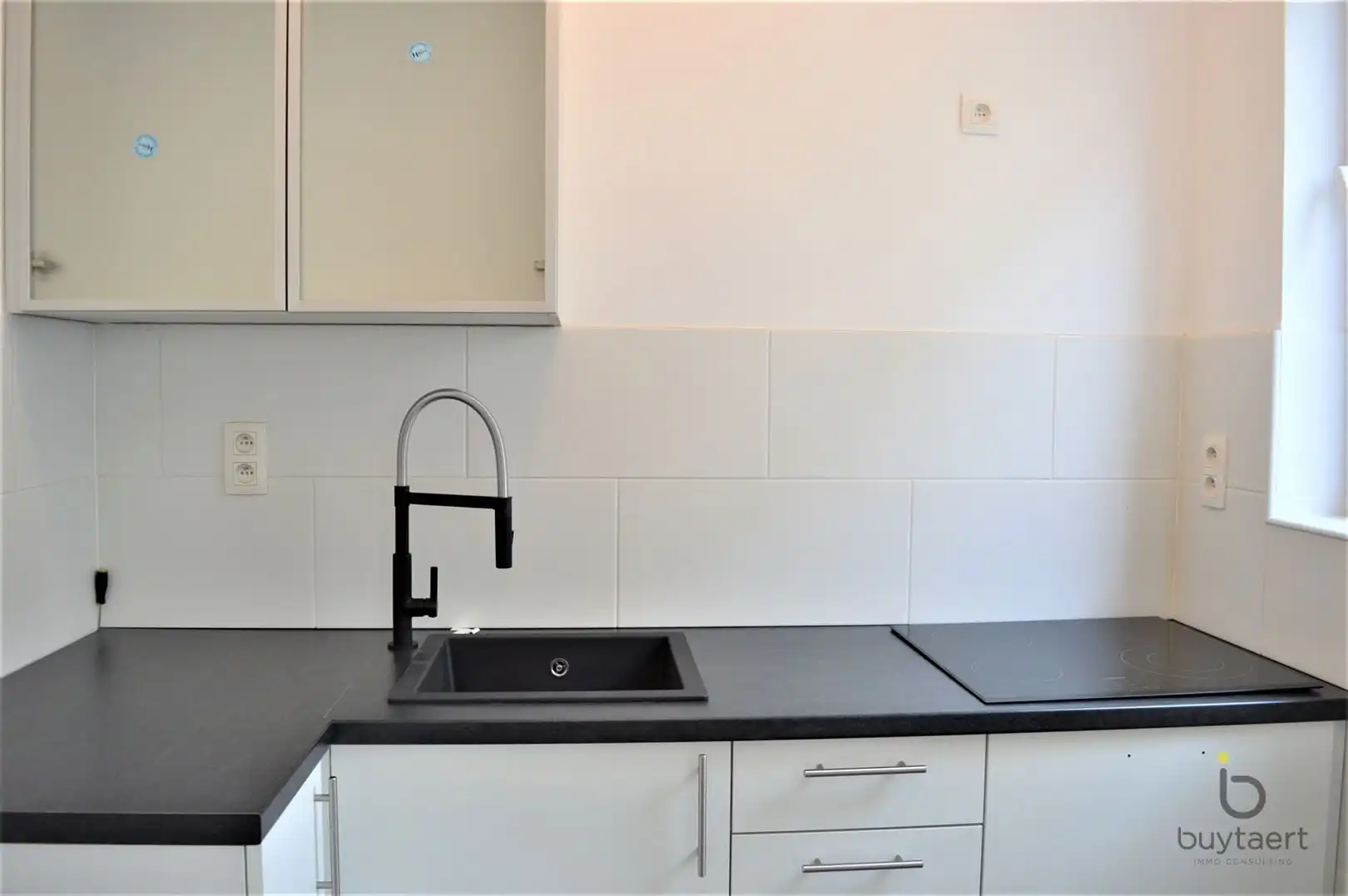 Hoofdfoto van de publicatie: Gerenoveerd één slaapkamer appartement te centrum Antwerpen!