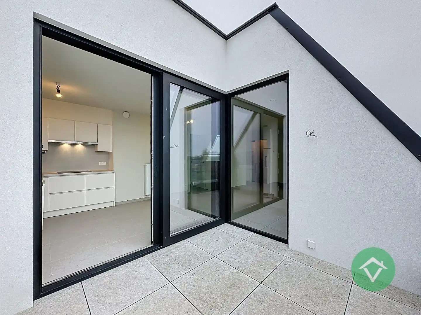 Uniek nieuwbouw appartement met 2 slaapkamers en veel zonlicht te Eernegem foto 11