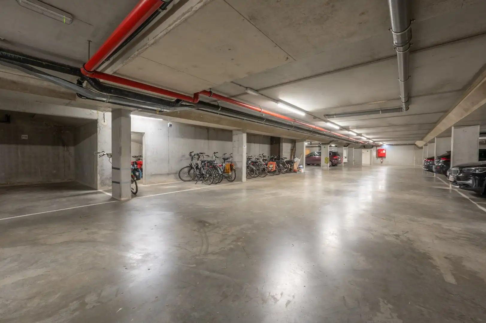 Gelijkvloers hoekappartement op unieke ligging in hartje Brugge foto 14