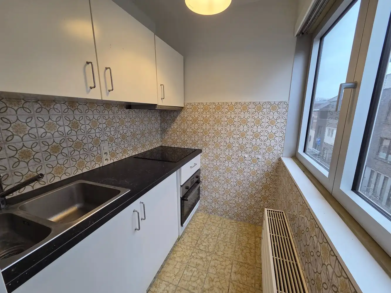 Recent gerenoveerde studio met terras in de Parkstraat 106. foto 6