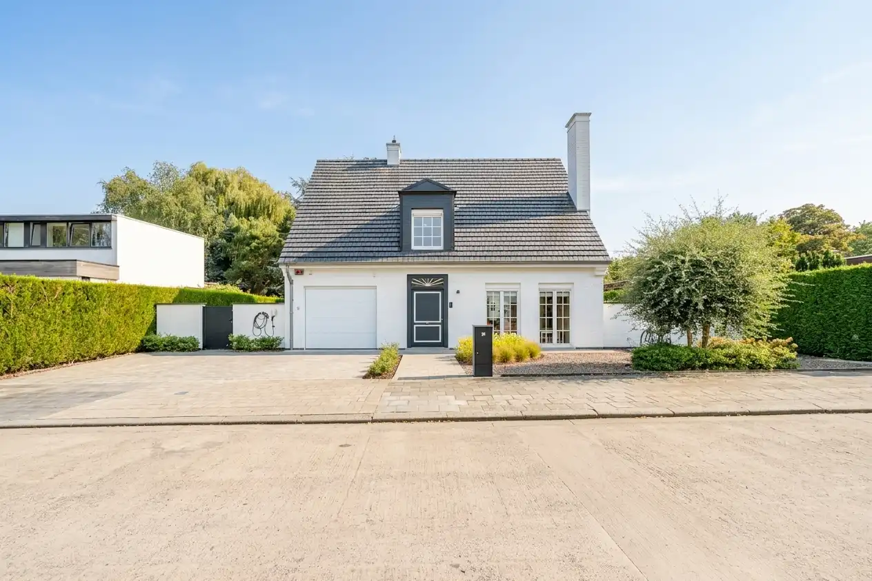 Lichtrijke villa met prachtige tuin in rustige woonwijk foto 28