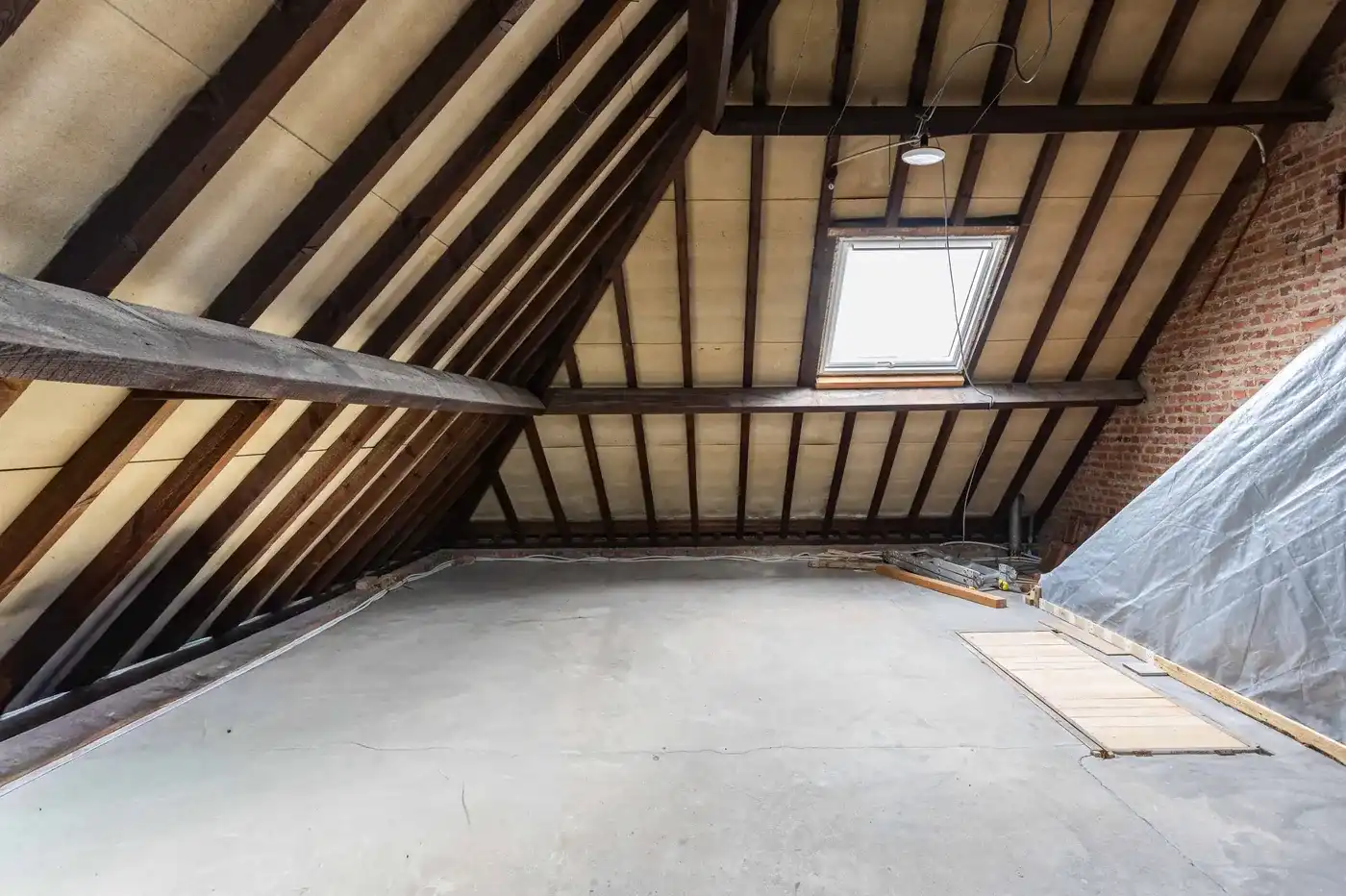 Welkom in deze toffe ruime gezinswoning op een toplocatie in Zwevegem!  foto 19