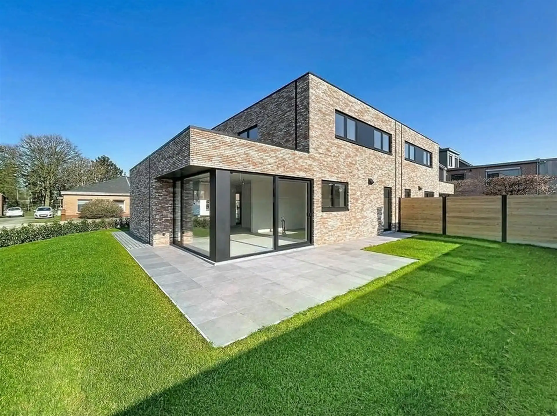 Half open BEN woning met 3 slaapkamer en zuid tuin op ruim perceel 320m² (LOT2) foto 2