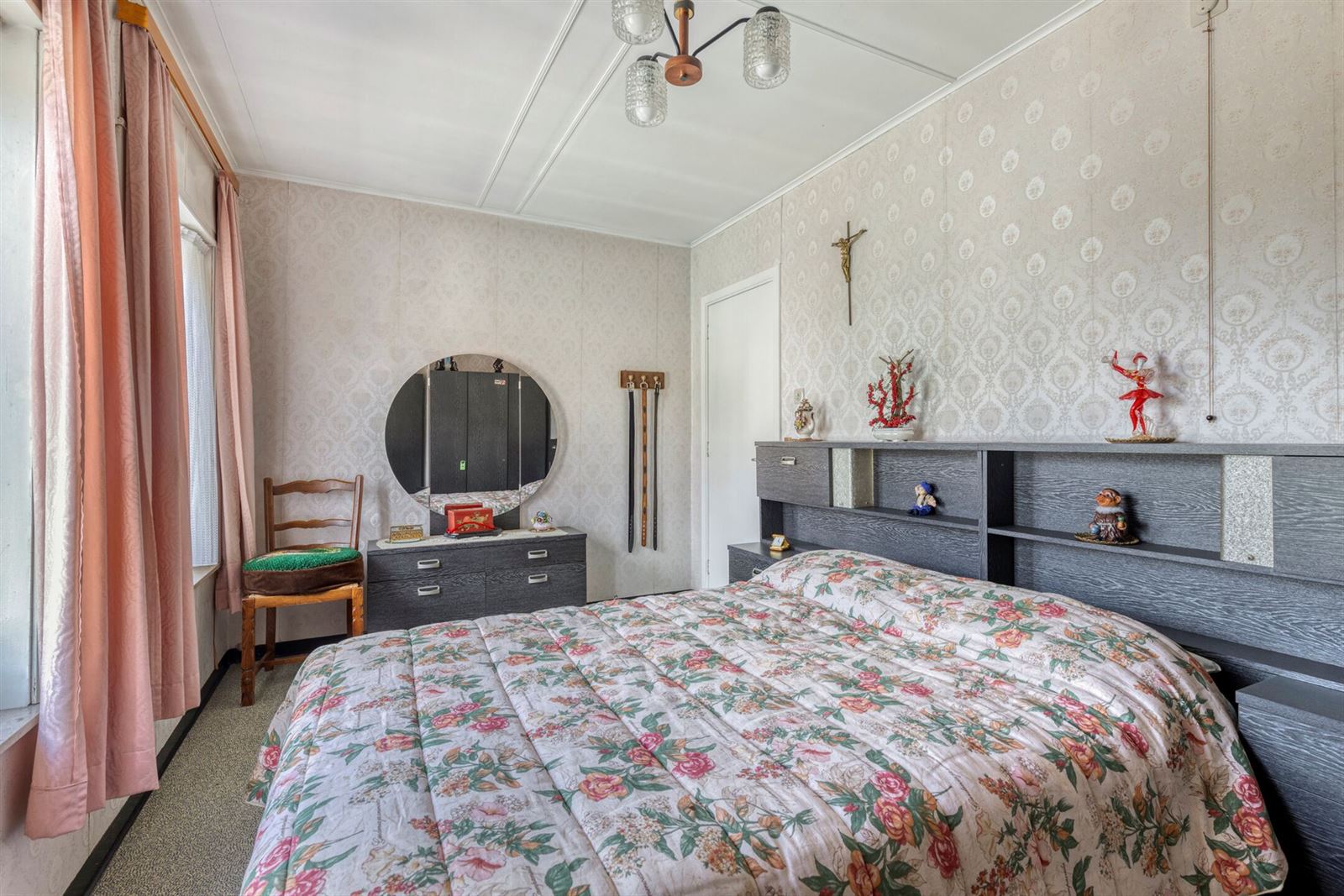 Driegevelwoning gelegen in groene omgeving foto 15