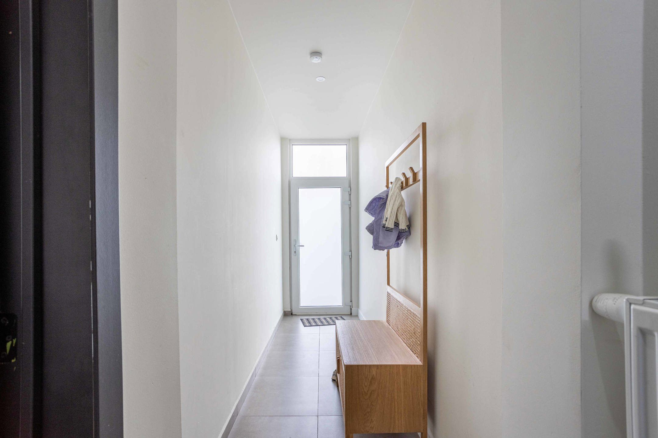 Volledig gerenoveerde, stijlvolle ruime woning foto 2