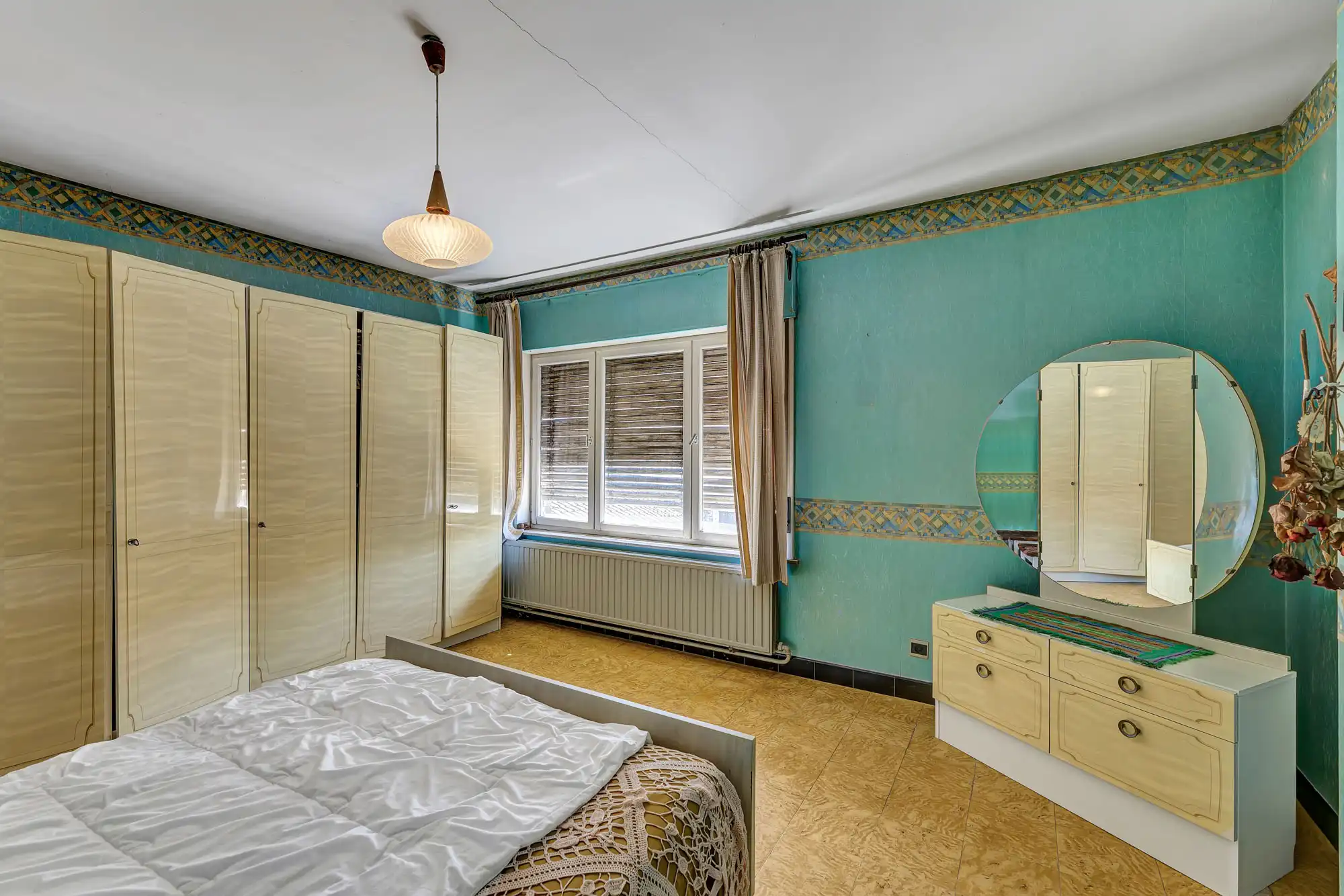 Ruime te renoveren woning met loods en bouwgrond foto 18