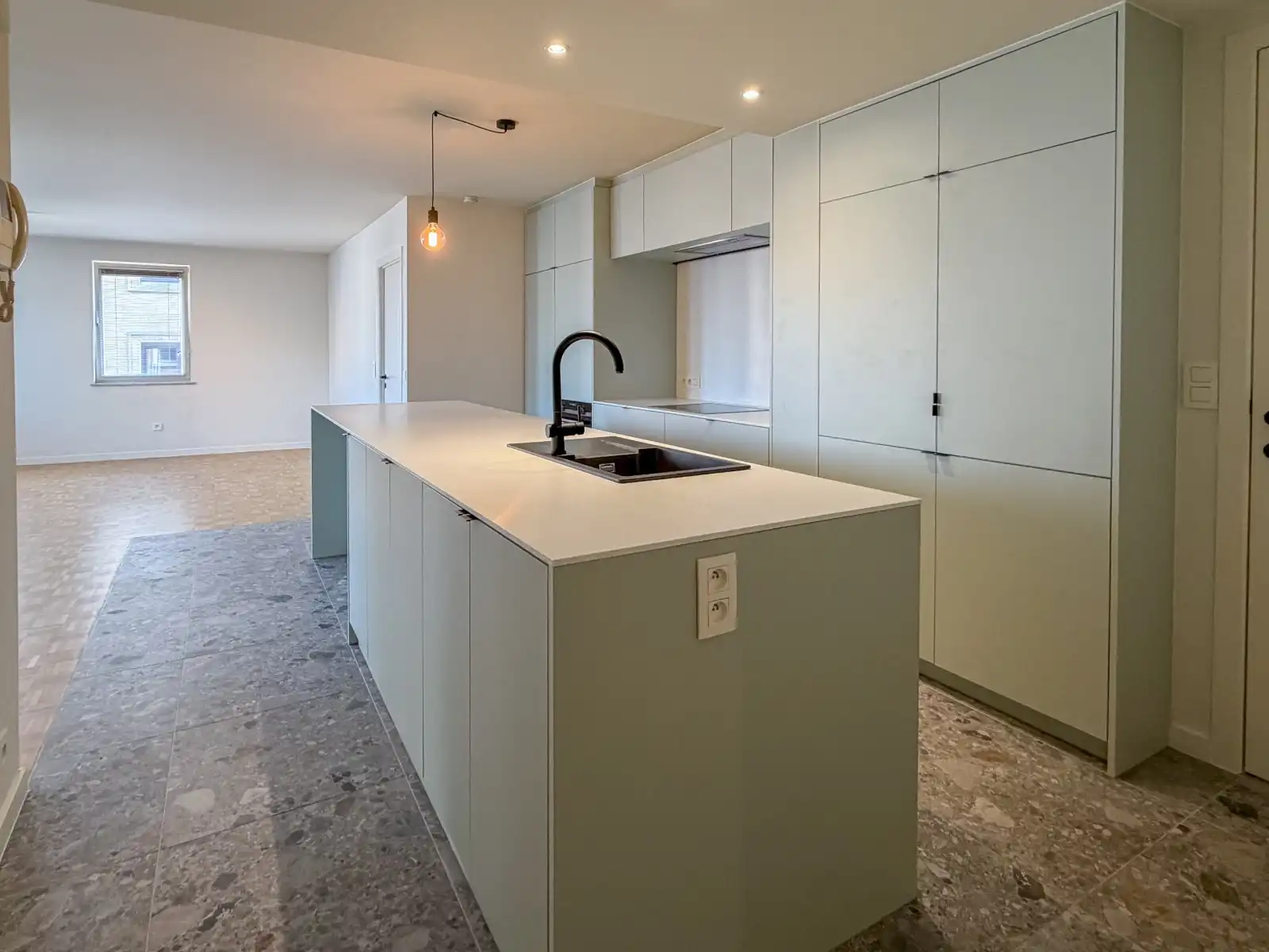 Gerenoveerd 2-slaapkamerappartement met uitzicht op Sint-Baafskathedraal foto 5