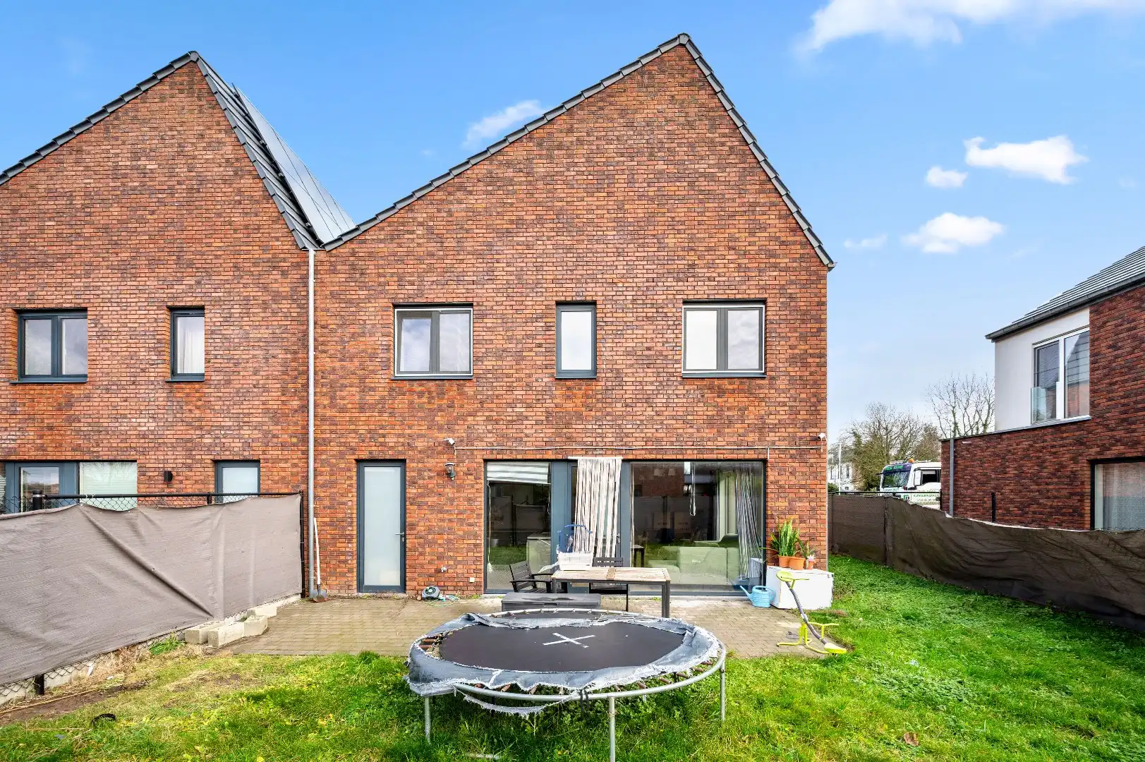 Instapklare half open bebouwing met 4 slaapkamers uit 2019 te Geetbets foto 2