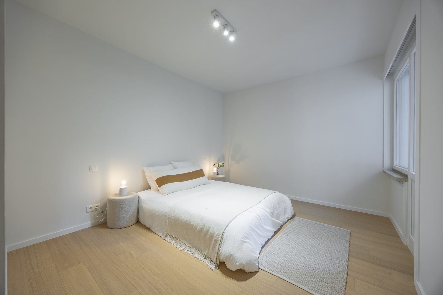 Gerenoveerd twee slaapkamer appartement in centrum Oostende foto 20