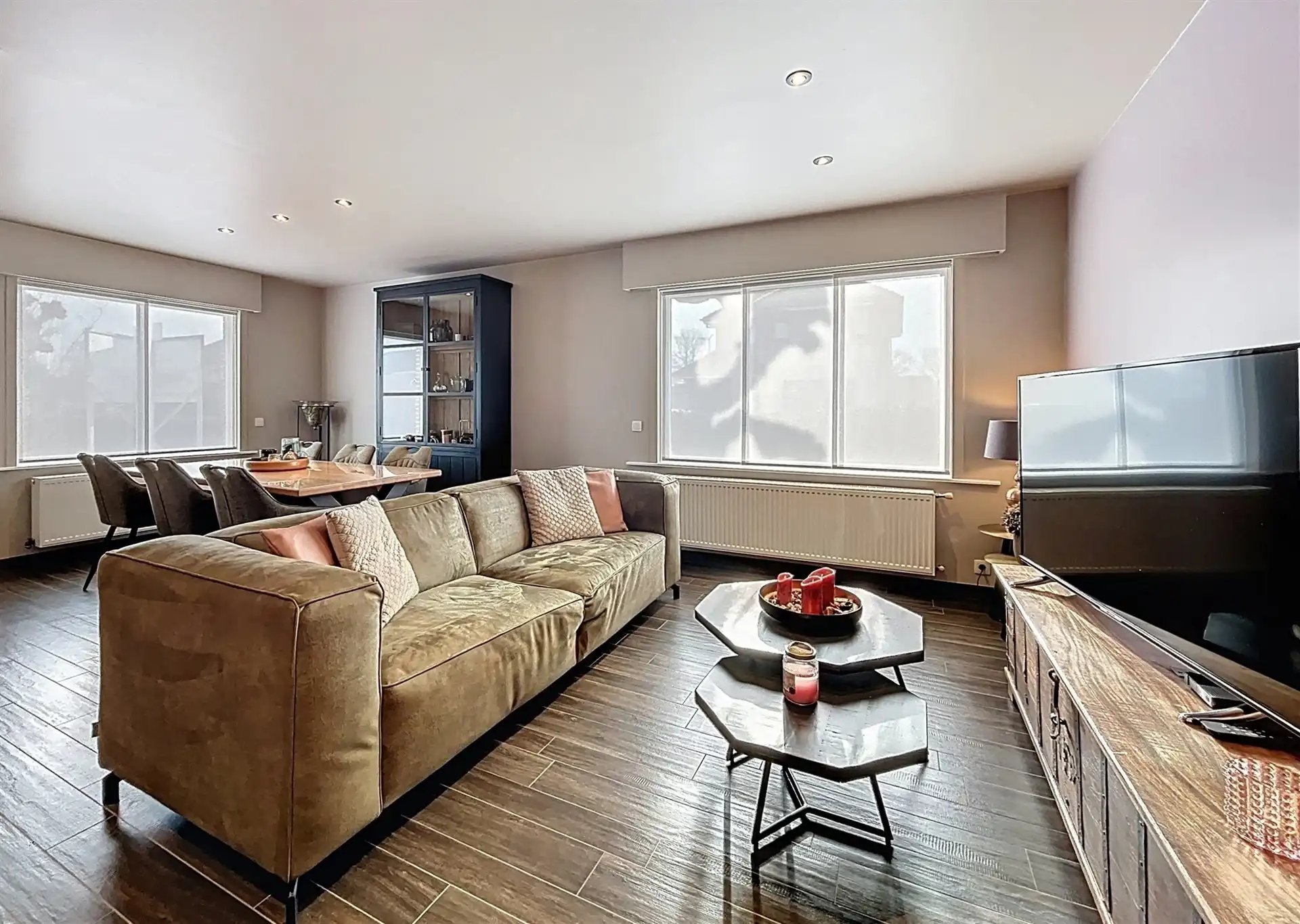 Ruime Gezinswoning met 4 Slaapkamers in De Klinge foto 2