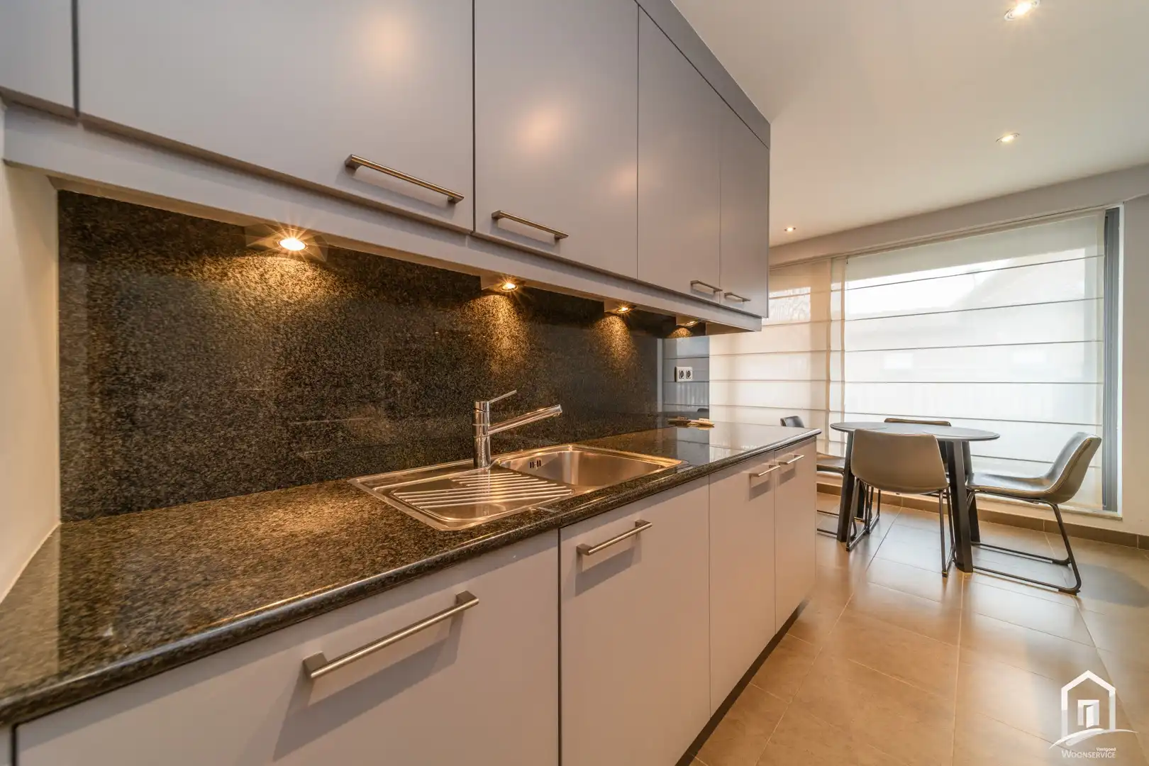 Zeer mooi en gunstig gelegen appartement in hartje Ninove foto 13
