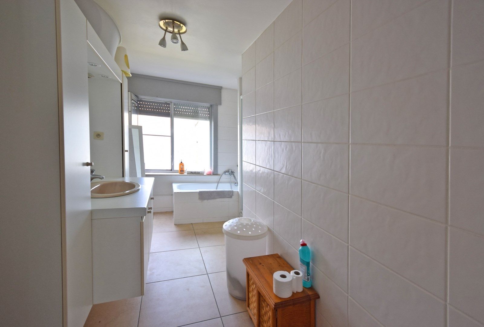 HALFOPEN WONING MET 3 SLAAPKAMERS EN AANGENAME TUIN foto 7