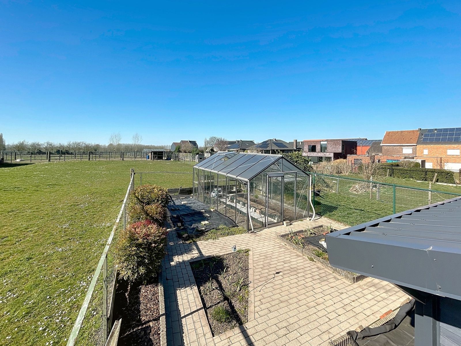 Instapklare, energiezuinige woning met 2 slpks en garage foto 2