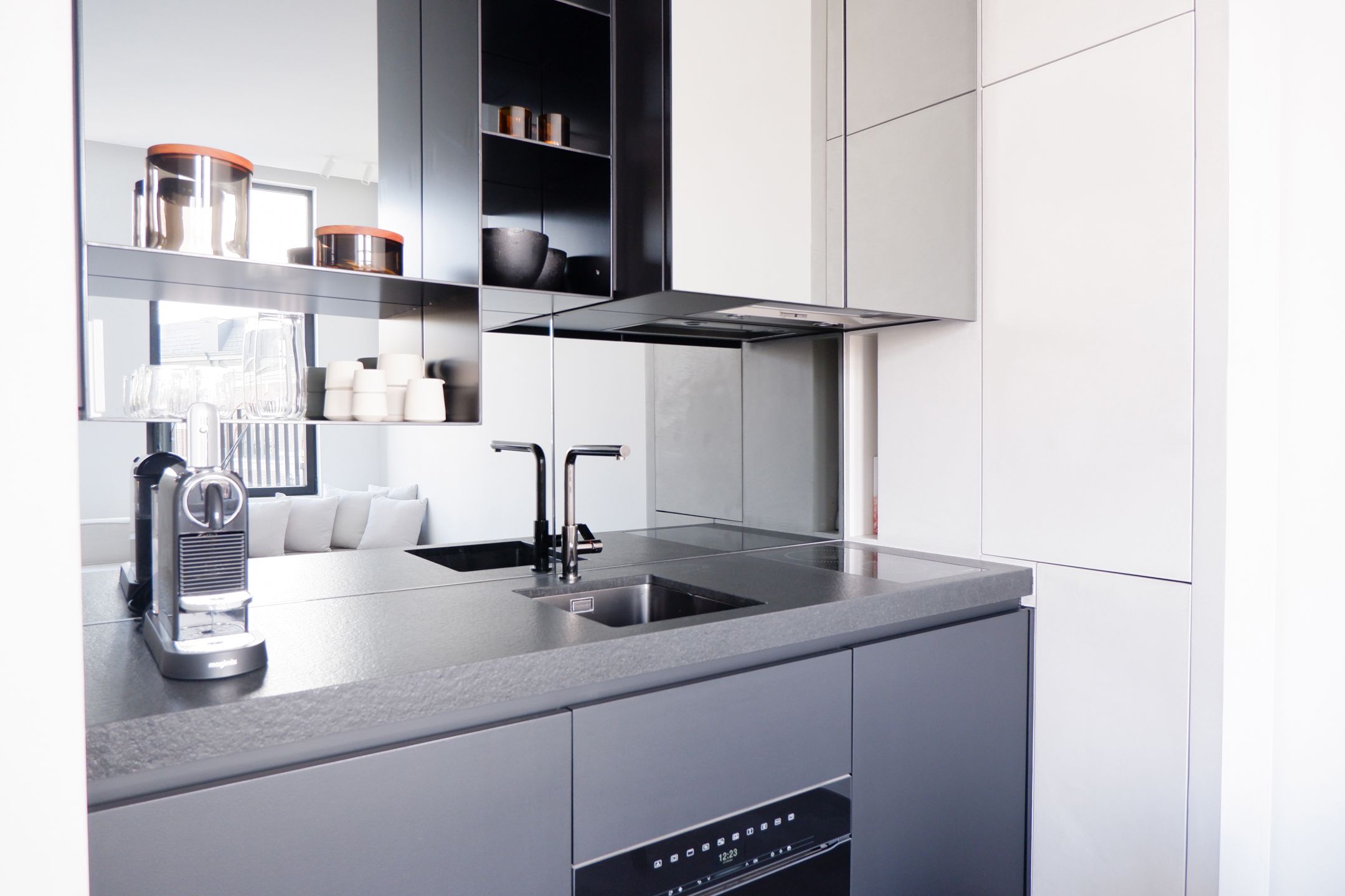 catchy cityloft met zalig terras vlakbij modemuseum foto 7