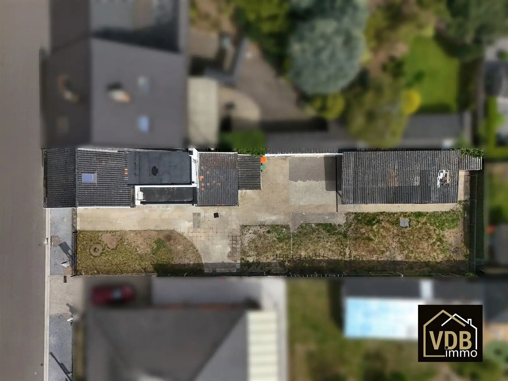 HALF OPEN BEBOUWING MET 4 SLAAPKAMERS EN GROTE GARAGE foto 42