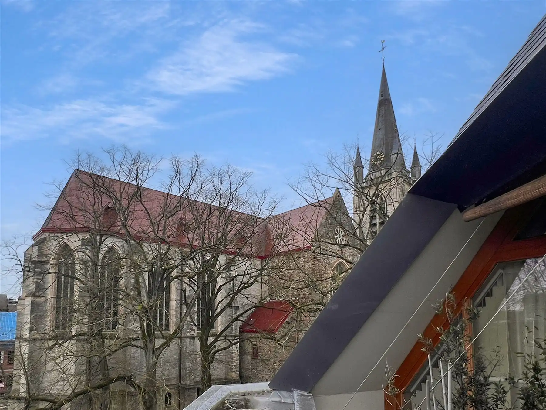 Karaktervol gerenoveerd burgerhuis met atelier foto 5