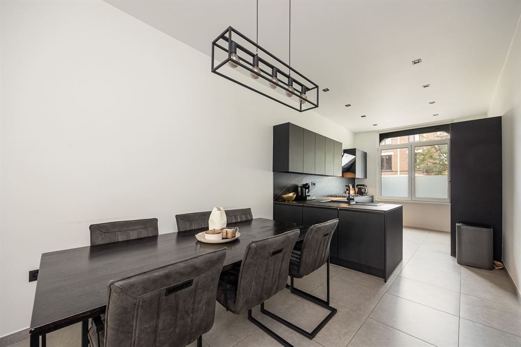 Energiezuinige woning met 4 slpk op toplocatie foto 2