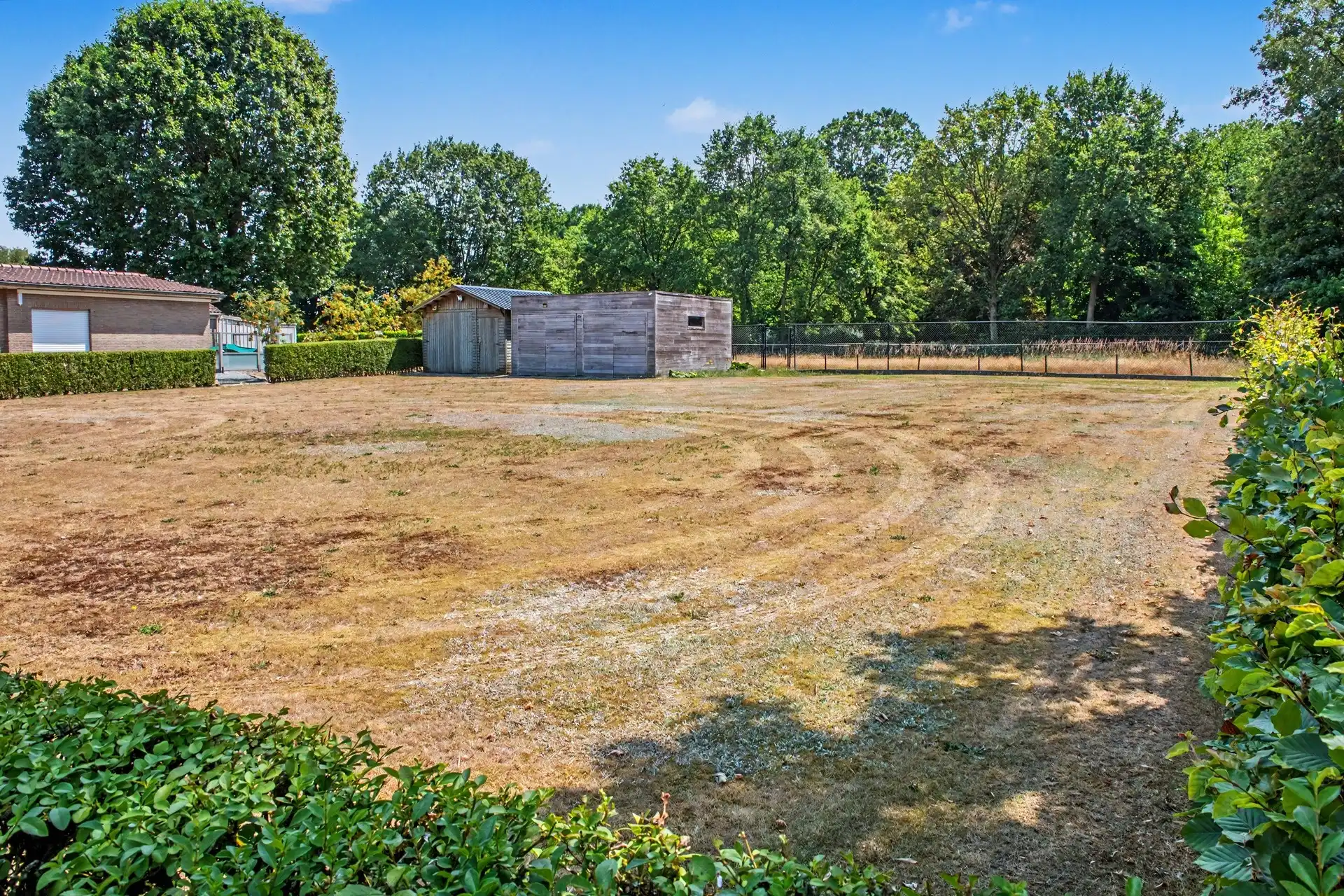 Bouwgrond van 904 m² met 24 m straatbreedte foto 4