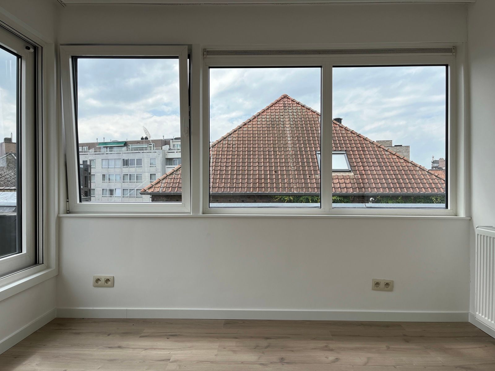 Recente duplex met 1 slaapkamer en bureau foto 16