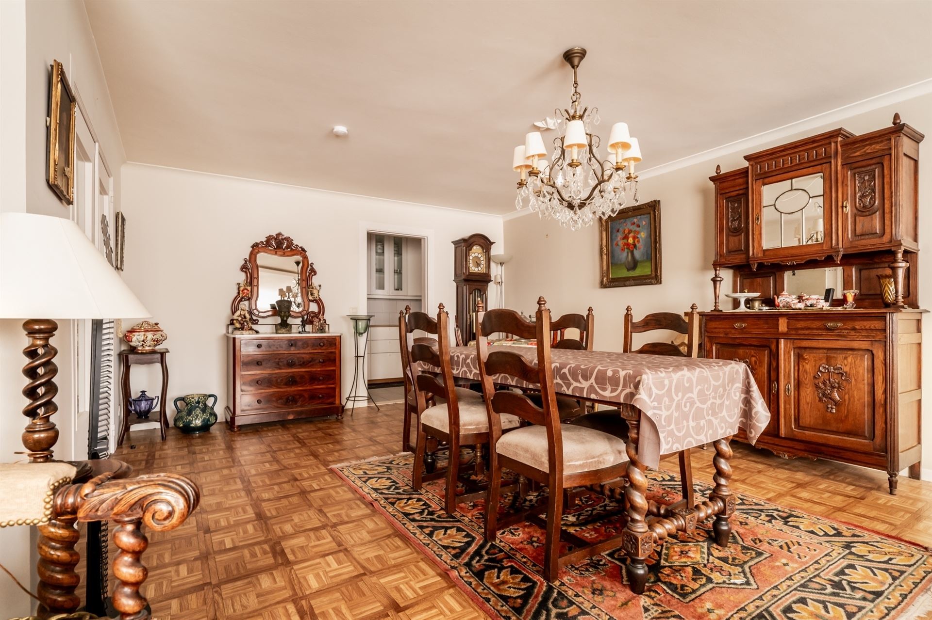 Ruim 2 slpk app. aan centraal station! foto 4