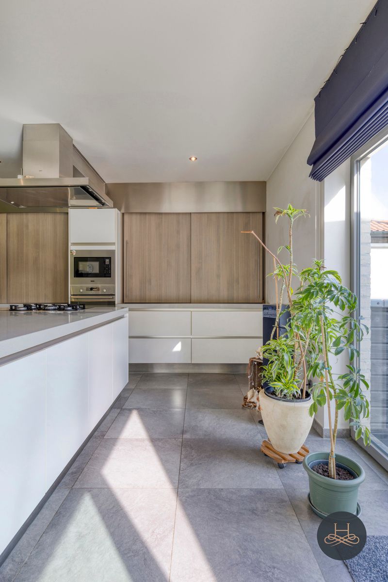 Ruime en recente woning met zwembad foto 12