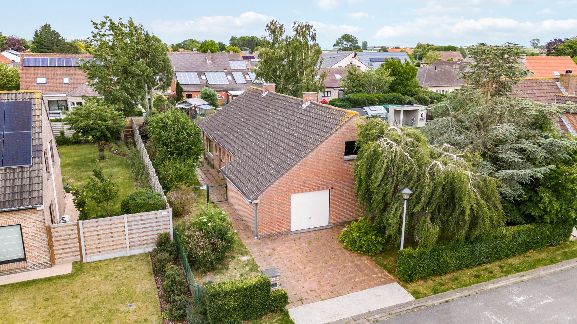 Woning met 3 slaapkamers, ruime garage en tuin op 662m². foto 21
