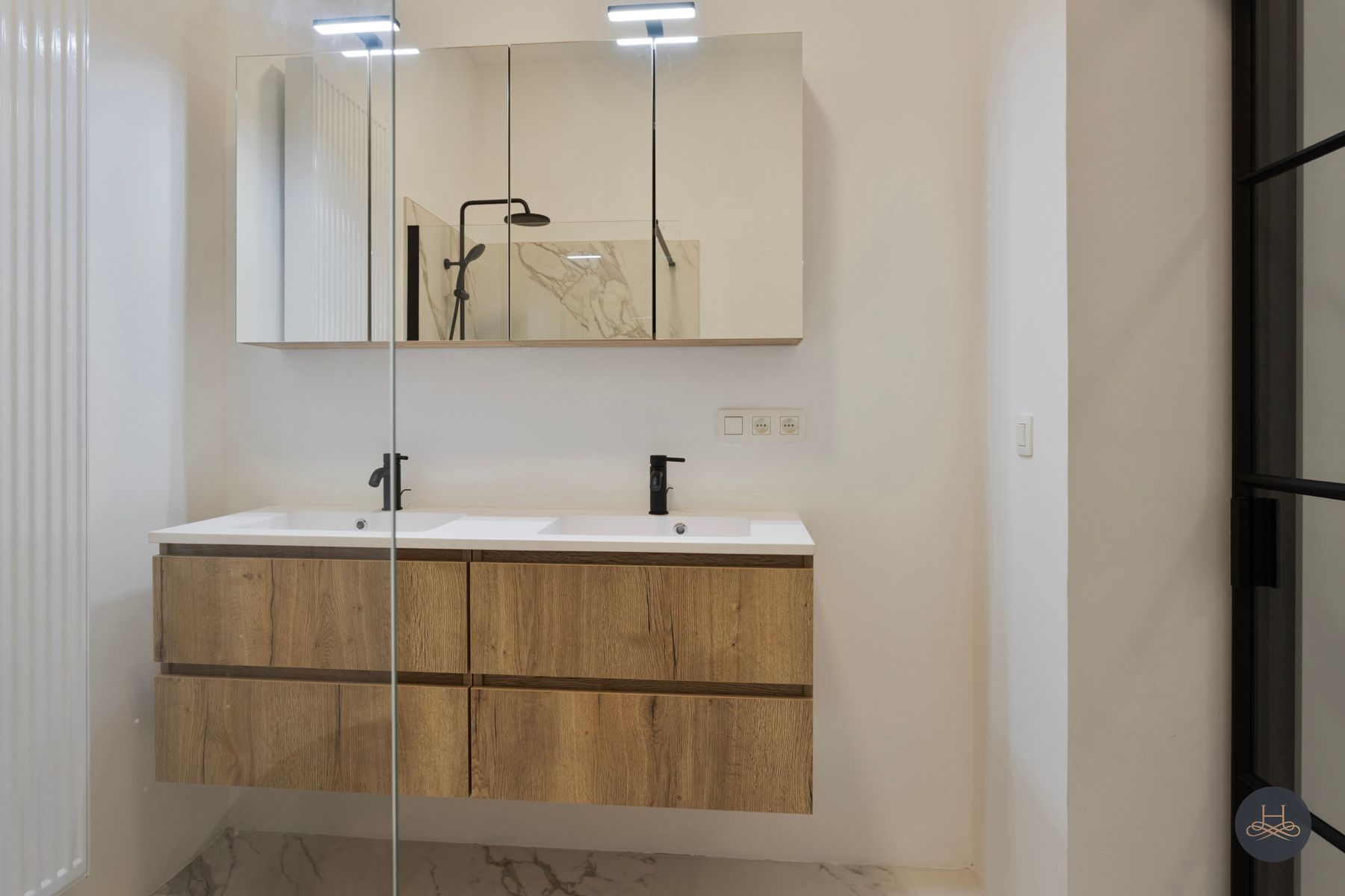 Nieuw luxeappartement met ruim terras foto 19