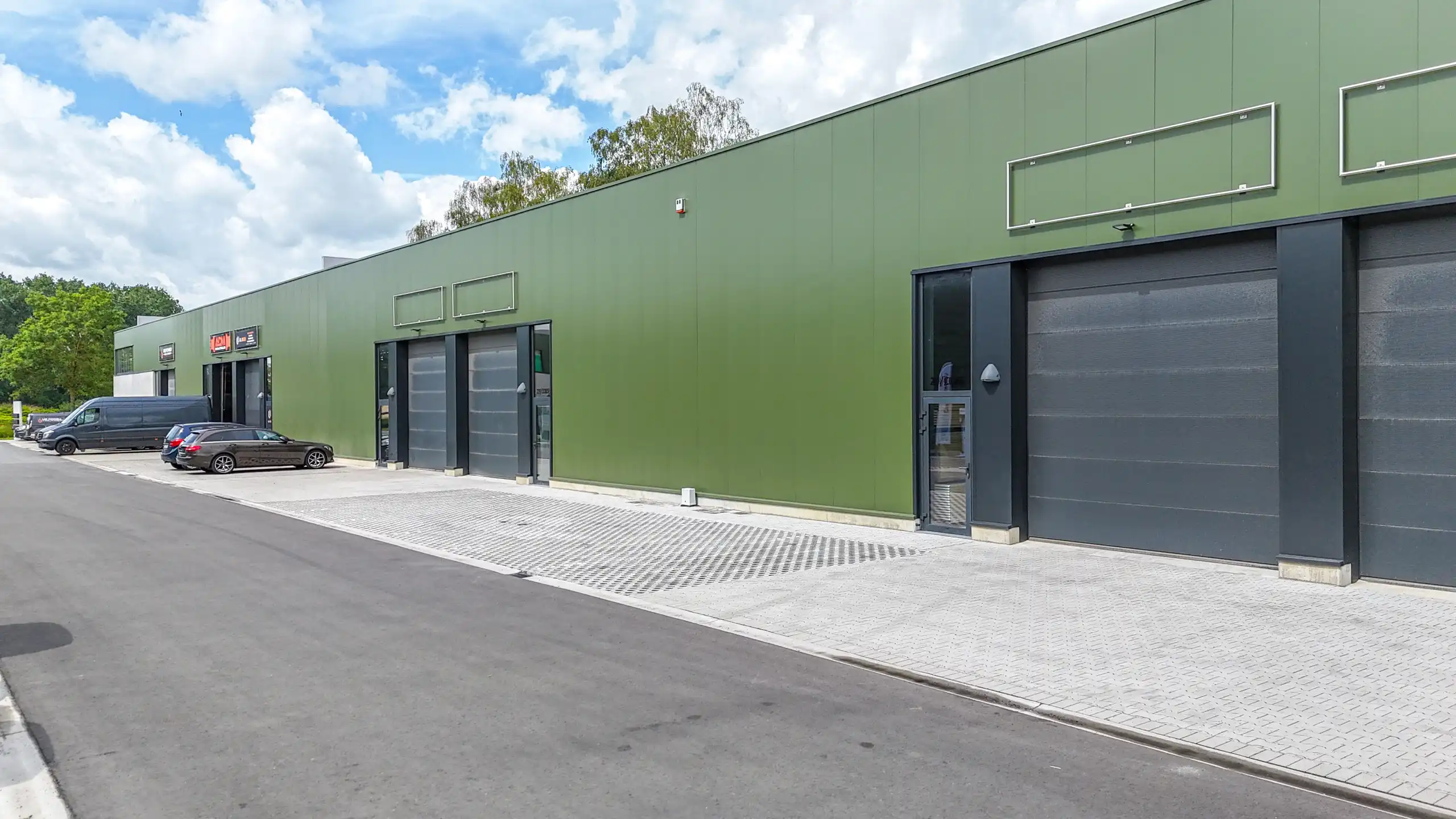 Nieuwbouw KMO-unit van 216 m² op topligging in Beringen! foto 14