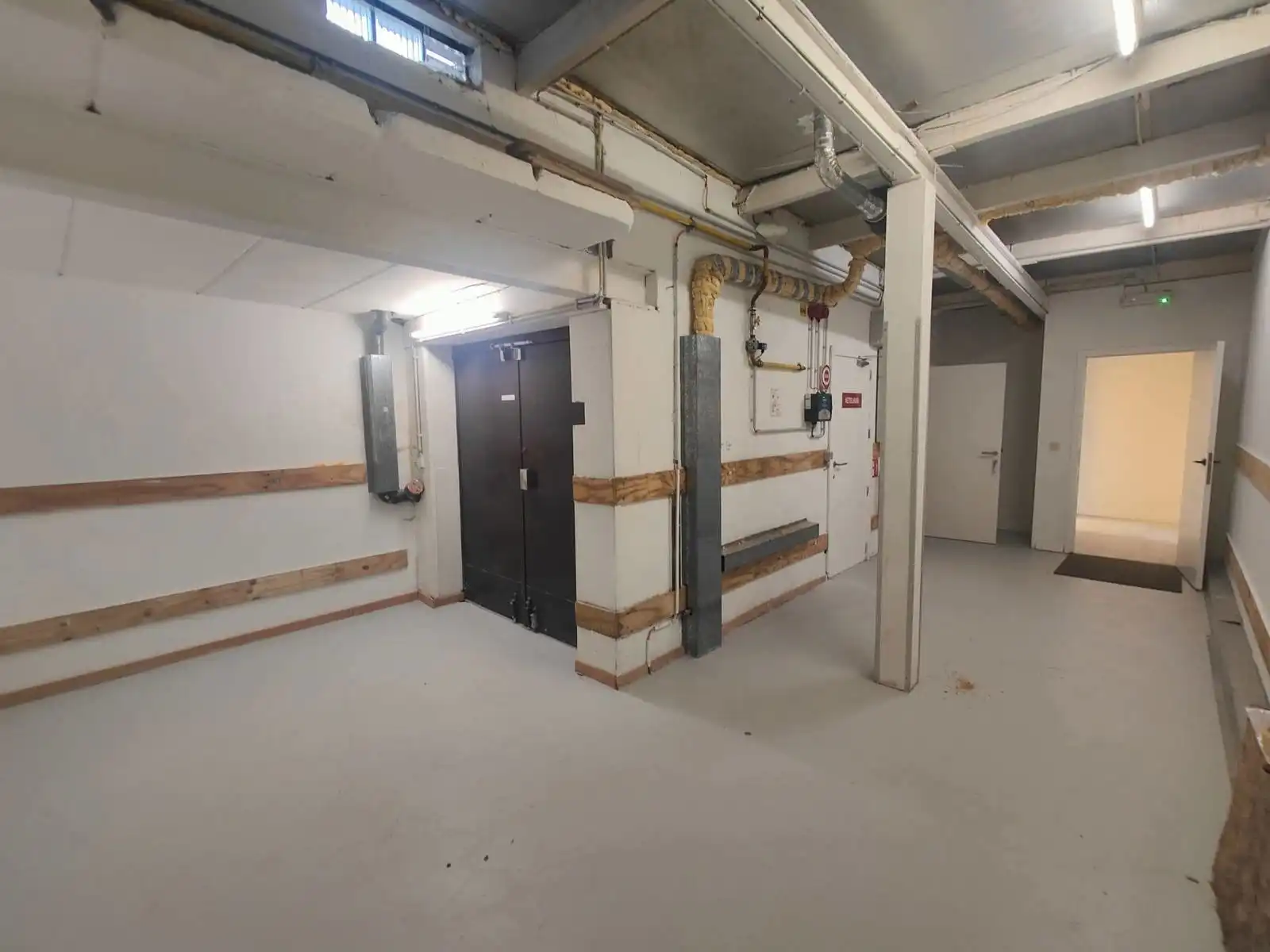 COMMERCIËLE RUIMTE / KANTOORRUIMTE IN HET CENTRUM VAN TEMSE foto 21