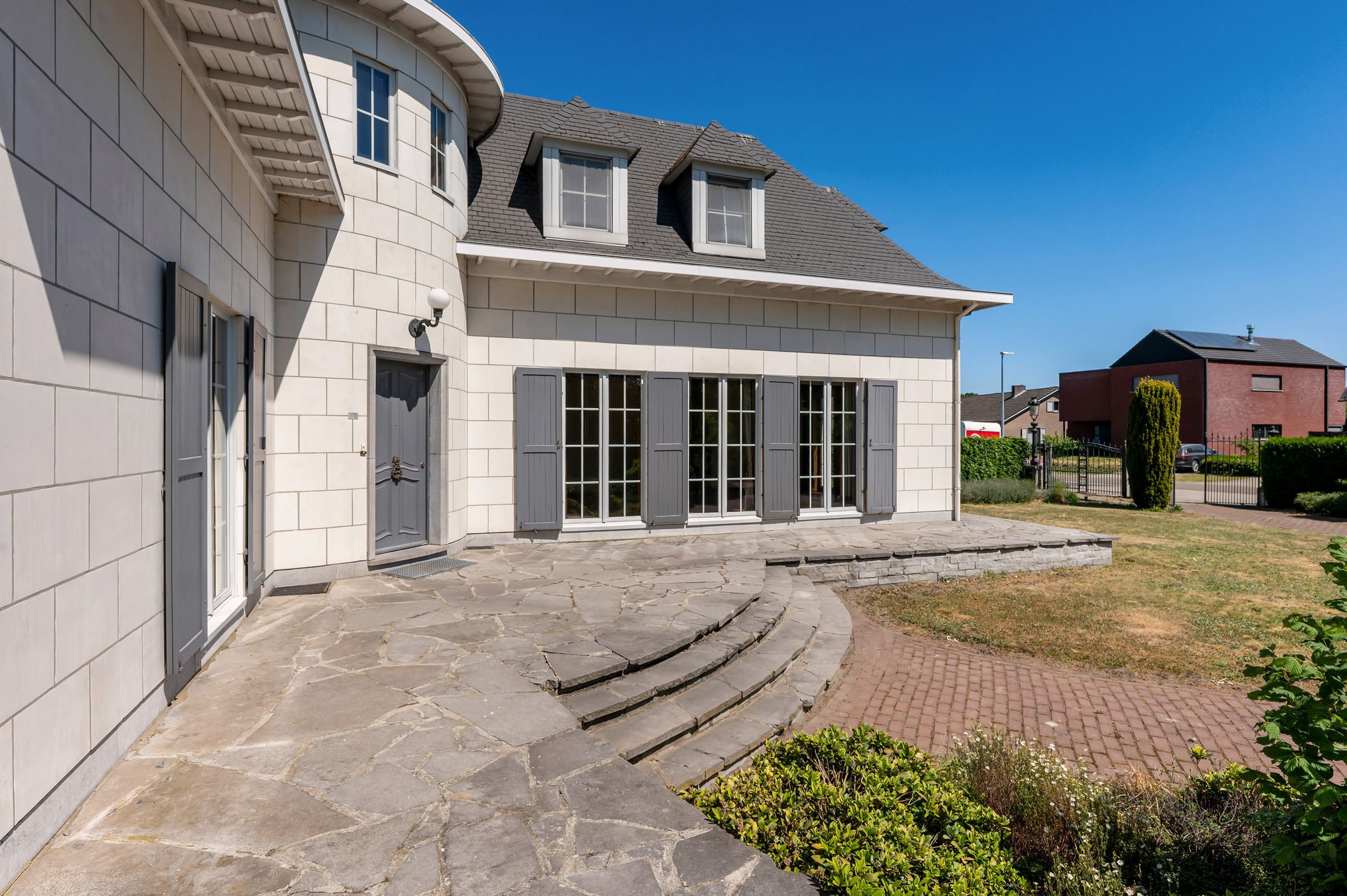 Uitzonderlijk gelegen villa nabij groen op grond van 2.785m² foto 35