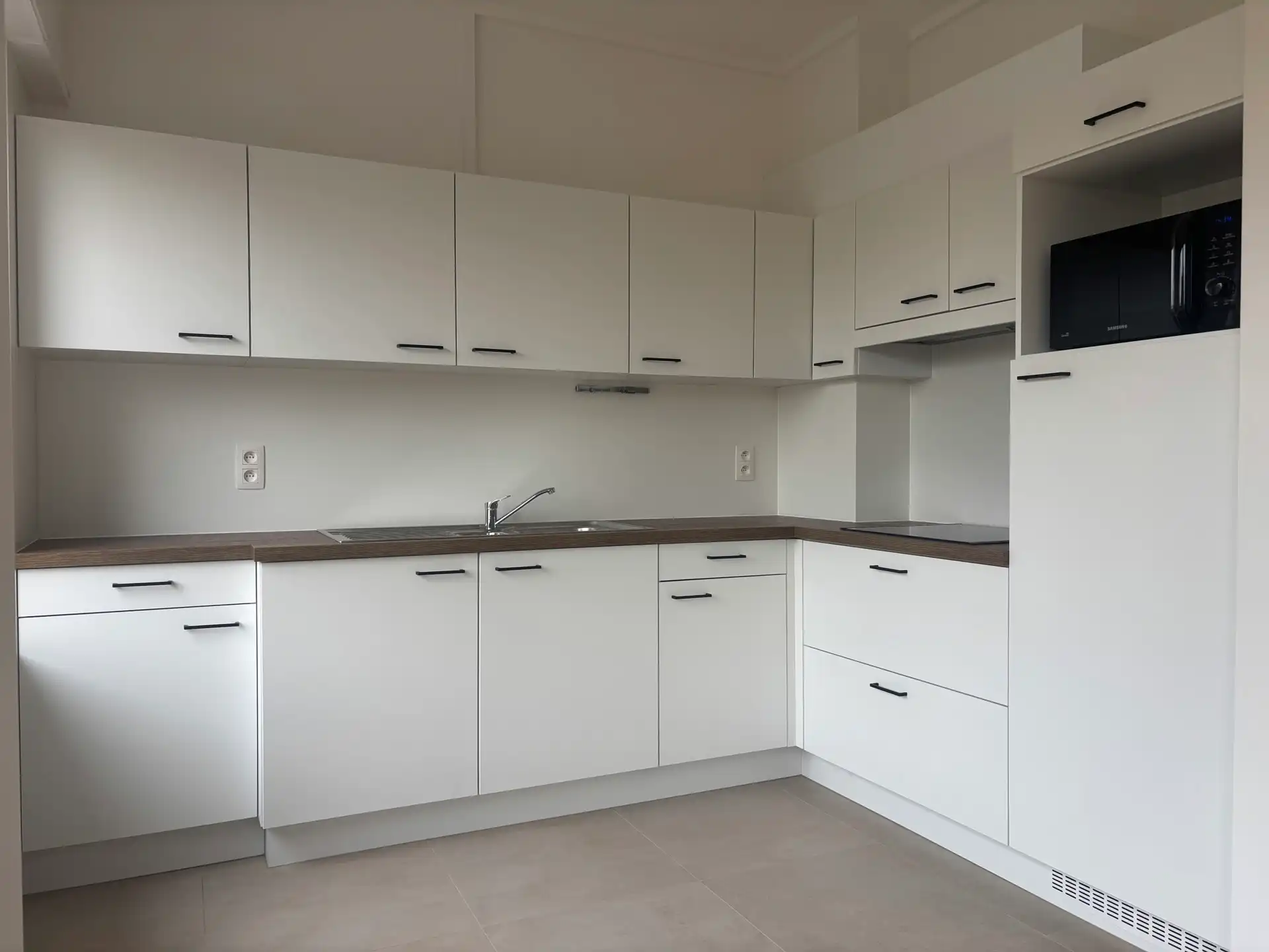 Recent gerenoveerd appartement met 2 slaapkamers foto 5