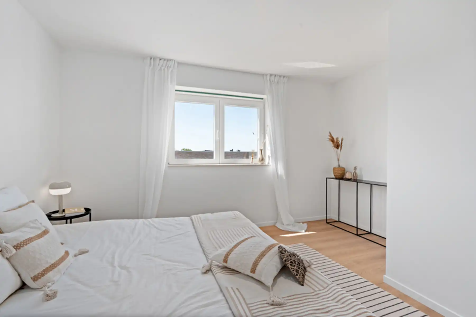 Moderne, halfopen woning foto 9