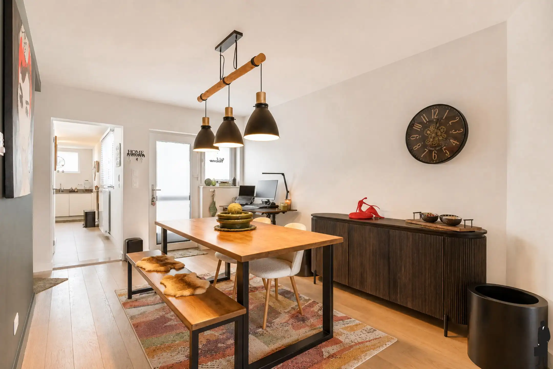 Instapklaar triplex appartement op toplocatie in Sint-Niklaas foto 3