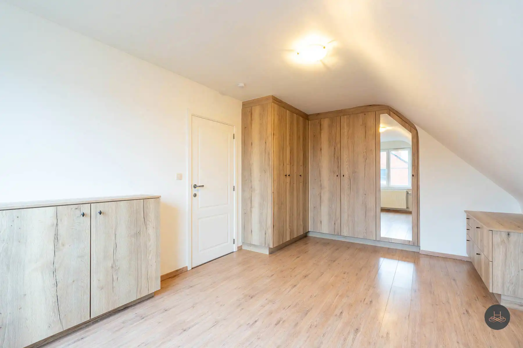 Zeer ruim triplex-appartement met 3 slaapkamers foto 15