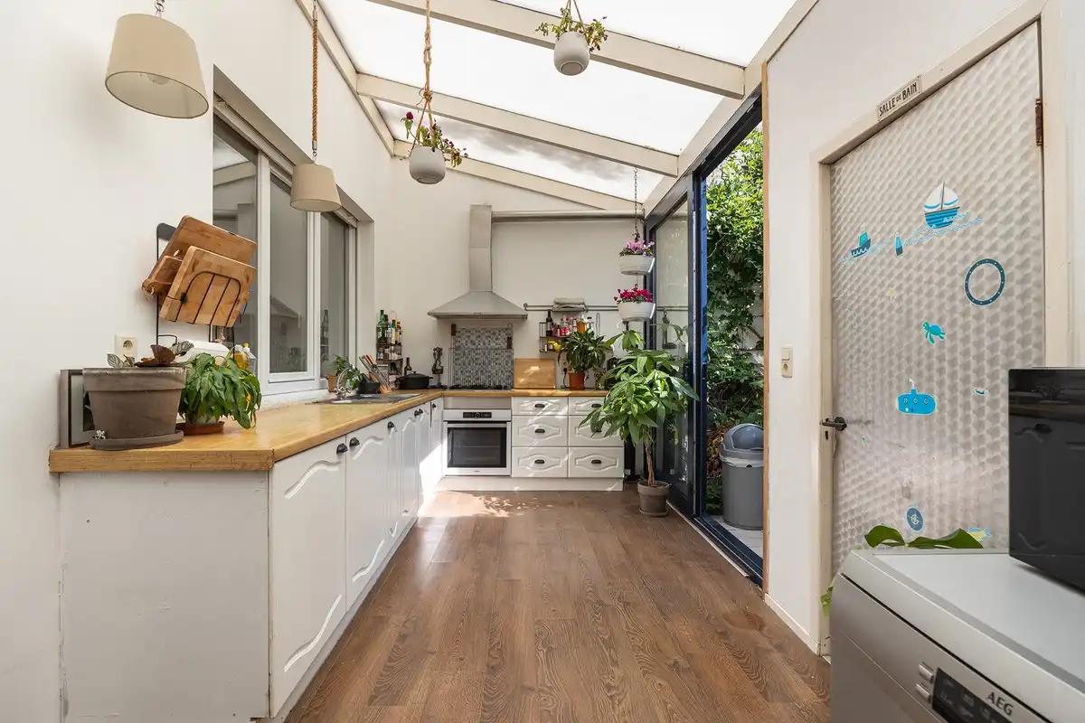 Instapklare semi half open woning met 4 slaapkamers foto 8