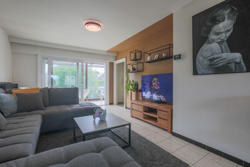 Residentieel gelegen, ruime woning met 3 slaapkamers, bureau, ruime garage, gezellige tuin...(zonnepanelen, thuisbatterij, energielabel C...) foto 6