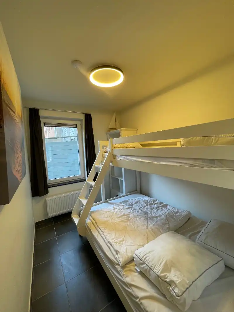 CENTRAAL GELEGEN GELIJKVLOERS APPARTEMENT MET GARAGE IN OOSTDUINKERKE-BAD! foto 9