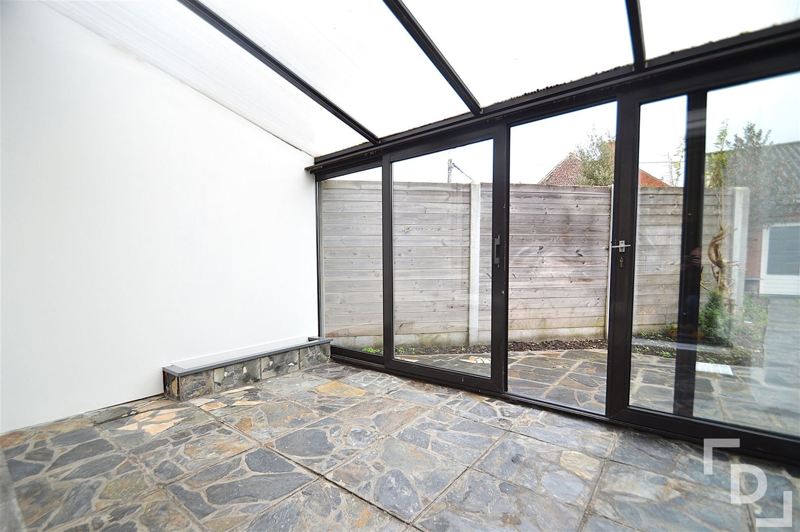 "Gerenoveerde stadswoning in het centrum van Poperinge" foto 21