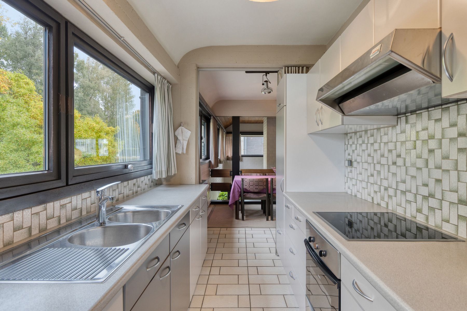 Karaktervolle villa grenzend aan het Liedekerke bos foto 9