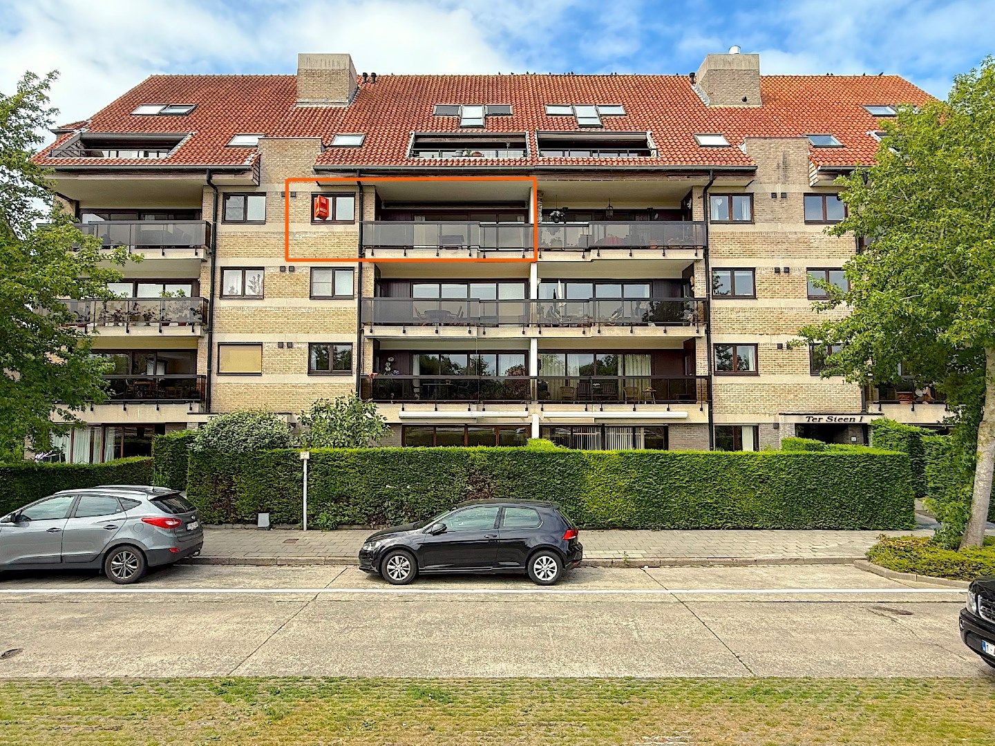 Ruim 3-slpk appartement met garage foto {{pictureIndex}}