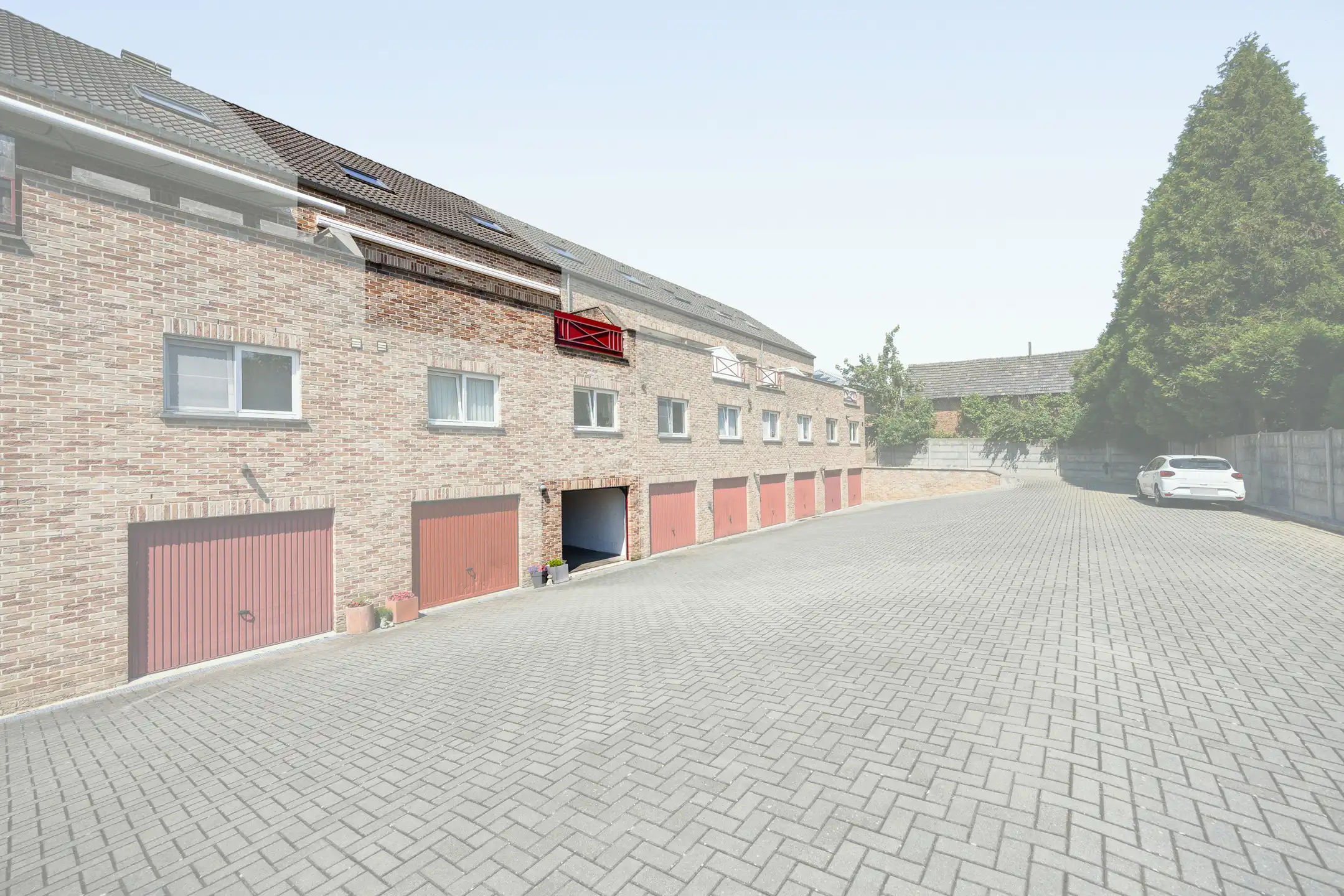 Duplex appartement met inpandige garage in Vlijtingen foto 16